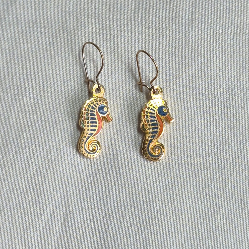 Vintage Aviva gold tone enamel seahorse dangle earrings